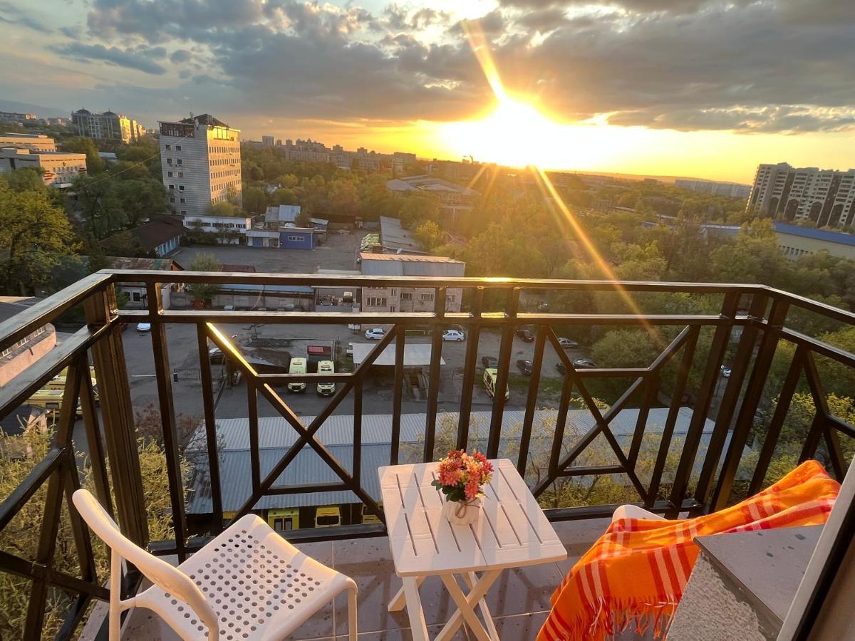 Студия В Центре Города, В «Золотом Квадрате» Almaty Exterior photo