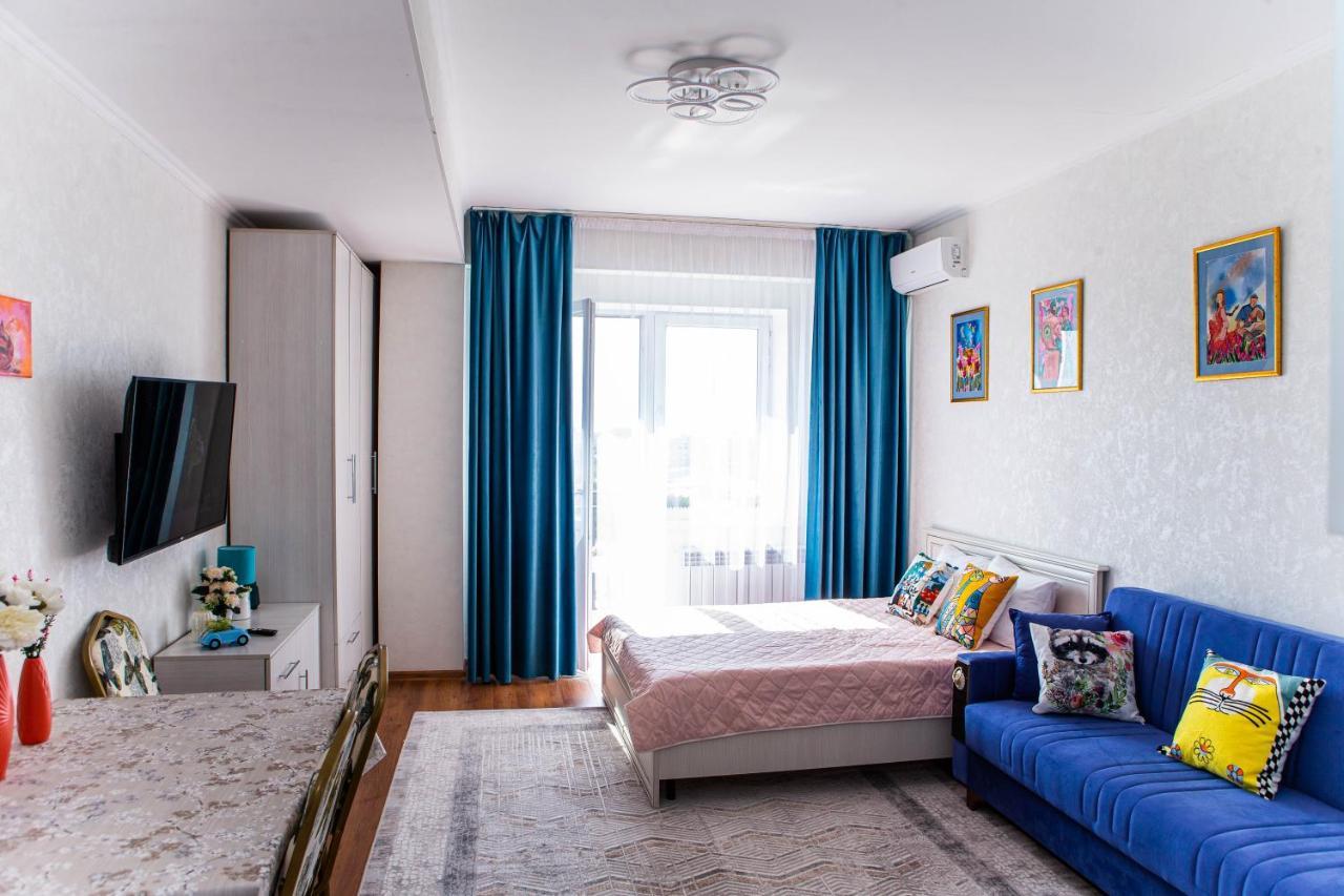 Студия В Центре Города, В «Золотом Квадрате» Almaty Exterior photo